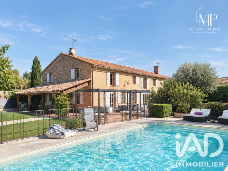 Maison 11 pièces 518 m² · à Daux · 518 m² · 1 159 000 €
