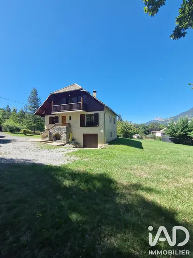 Pavillon à Saint-Sauveur (05200)