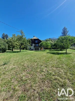 Pavillon à Saint-Sauveur (05200)