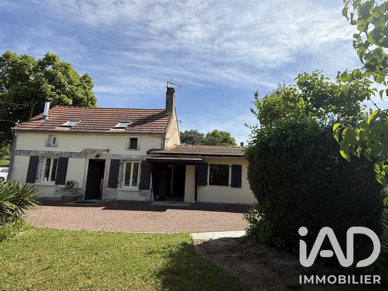 Maison 7 pièces 139 m² · à Saints-en-Puisaye · 139 m² · 175 000 €