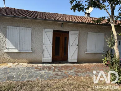 Maison traditionnelle à Pessac-sur-Dordogne (33890)