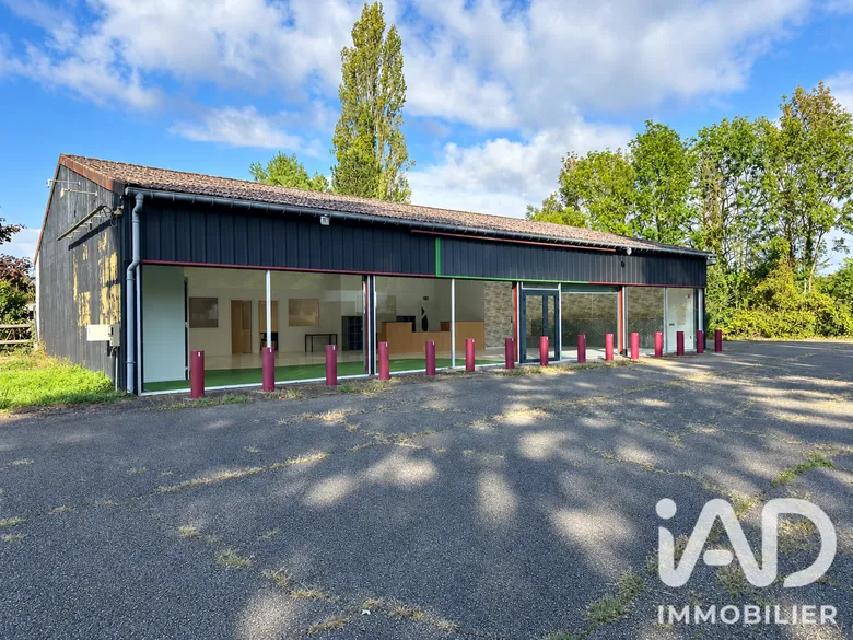 Murs commerciaux à Saussay (28260) · 290 m² · 250 000 €