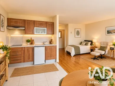Apartment in Nanterre (92000)