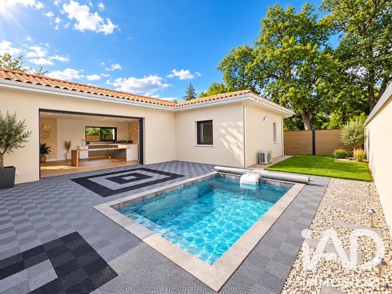 Maison 5 pièces 140 m² · à Montamisé · 140,3 m² · 430 000 €