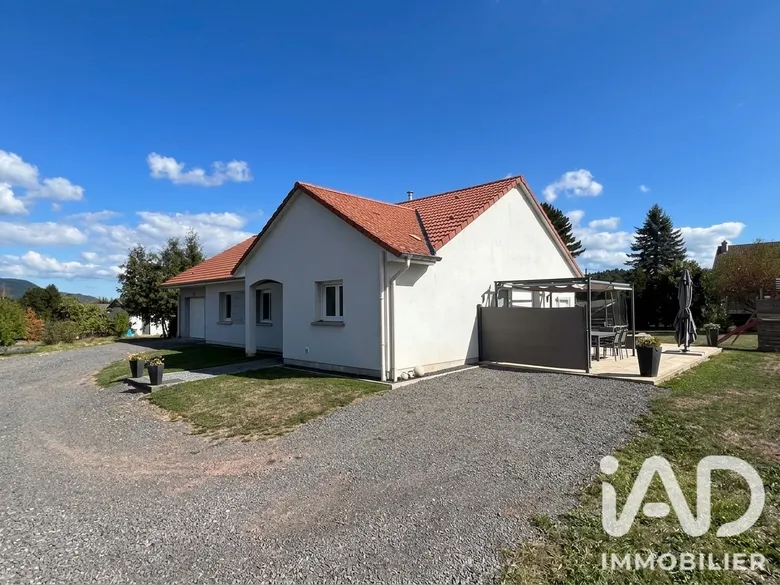Maison 5 pièces 108 m² · à Anould · 108 m² · 239 000 €