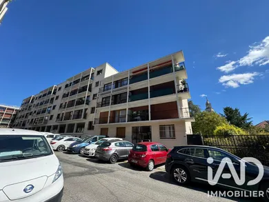 Apartment in Cachan (94230)