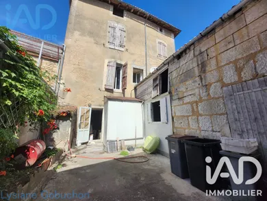 Immeuble à Mareuil (24340)