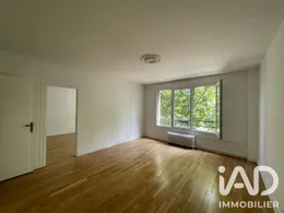 Apartment in Paris (75016)