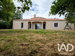 Detached house in Essarts-en-Bocage (85140)