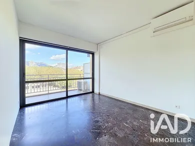 Apartment in Vence (06140)