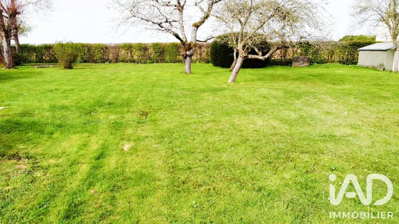 Terrain à bâtir à Mouroux (77120) · 83 000 €