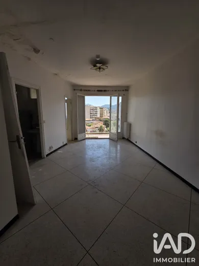 Apartment in Nice (06100)