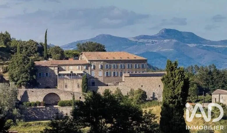 Immeuble 500 m² · à Sanilhac · 500 m² · 925 000 €