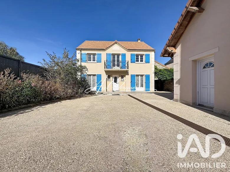 Maison 8 pièces 268 m² · à Ballainvilliers · 268 m² · 720 000 €