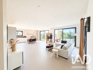 Apartment in Bandol (83150)