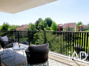 Apartment in Bois-d'Arcy (78390)