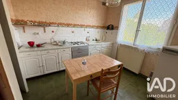 Traditional house in Paron (89100)