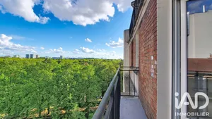 Apartment in Montrouge (92120)