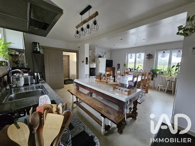 Maison 5 pièces 138 m² · à Azé · 138 m² · 220 000 €