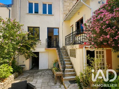 Townhouse in Niort (79000)