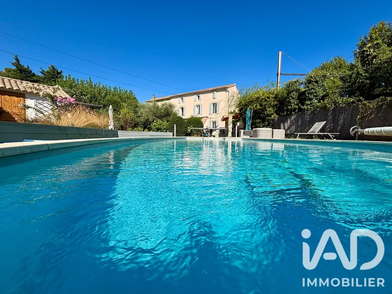 Maison 5 pièces 153 m² · à Saint-Saturnin-lès-Avignon · 153 m² · 499 000 €