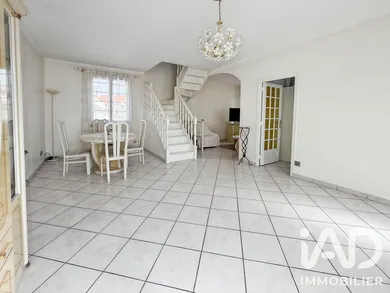 Maison à Villeneuve-le-Roi (94290)