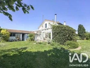 Traditional house in Carrières-sur-Seine (78420)