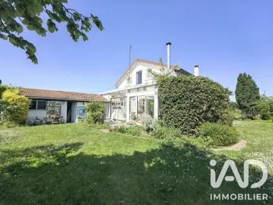 Traditional house in Carrières-sur-Seine (78420)