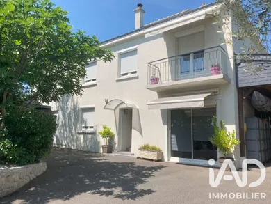 Maison de village à Parçay-Meslay (37210)