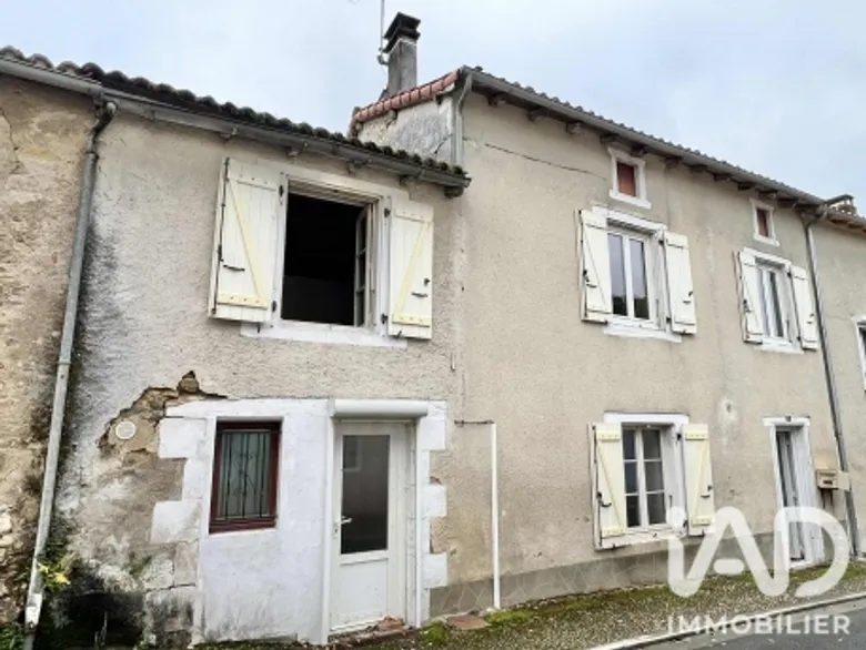 Maison 6 pièces 96 m² · à L'Isle-Jourdain · 96 m² · 28 000 €