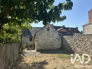 Village house in Conlie (72240)