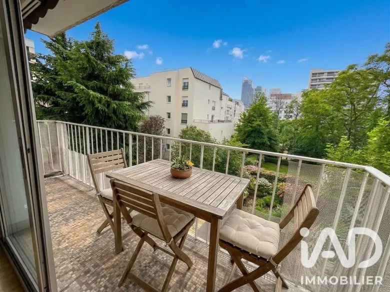 Appartement 3 pièces 61 m² · à Courbevoie · 61 m² · 375 000 €