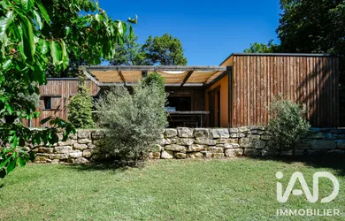House in Caseneuve (84750)