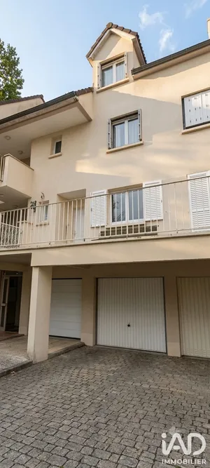 Triplex à Émerainville (77184)