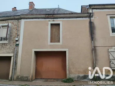 Immeuble à Brûlon (72350)
