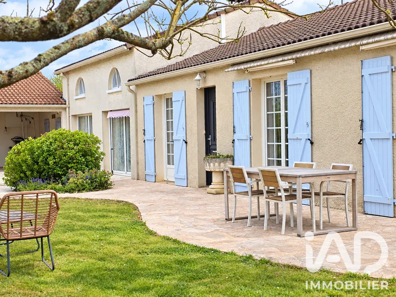 Maison 8 pièces 190 m² · à Villiers-en-Plaine · 190 m² · 275 000 €
