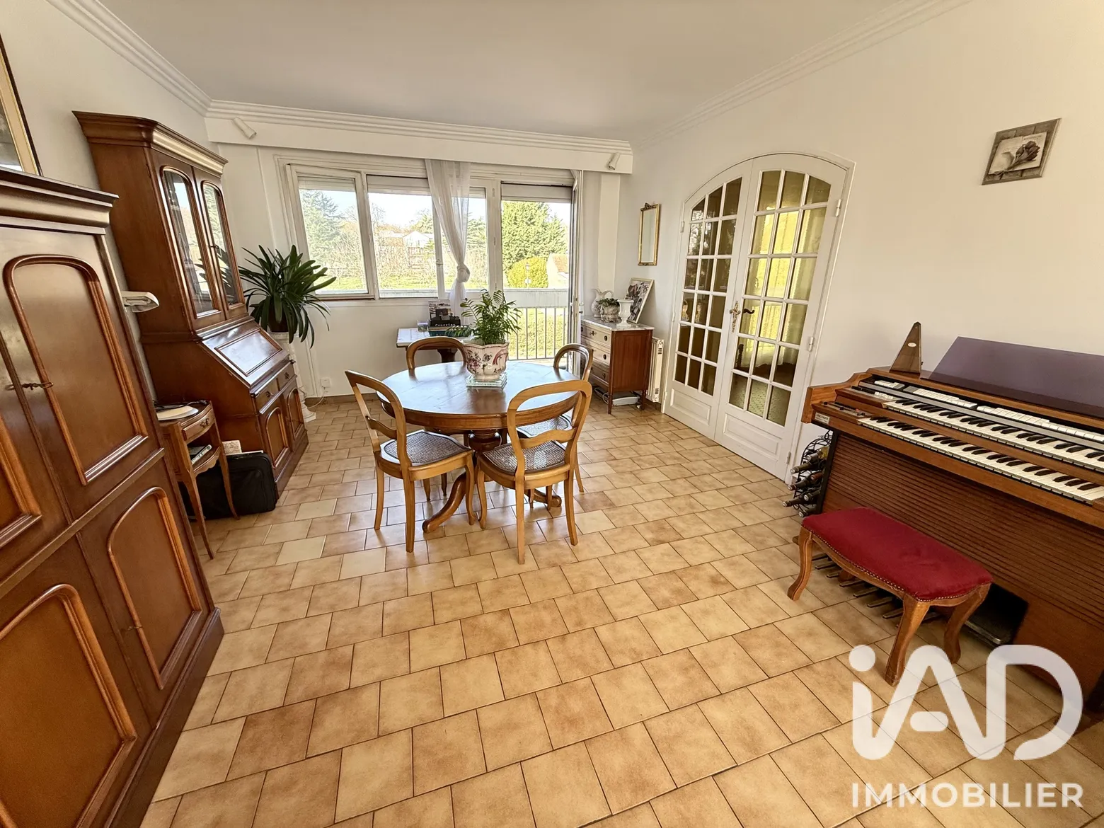 Vente immeuble 312 m² à Montigny-le-Bretonneux (78180) - 2106749 — 2