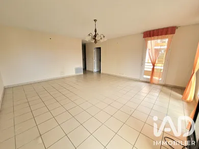 Appartement à Forges-les-Eaux (76440)