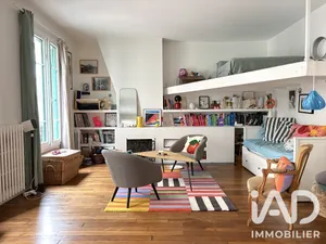 Apartment in Paris (75019)