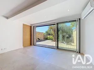 Apartment in Hyères (83400)