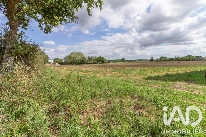 Terrain 1200 m² · à Saint-Paul-Mont-Penit · 66 000 €