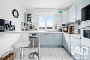 Apartment in Le Chesnay (78150)