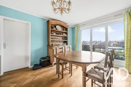 Apartment in Le Chesnay (78150)