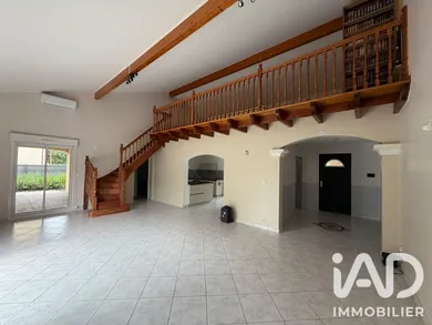 Architectural house in Roques (31120)