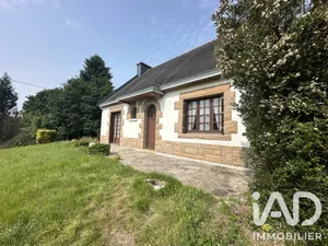 Maison de campagne à Plounévez-Moëdec (22810)