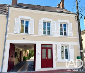 Townhouse in Jargeau (45150)