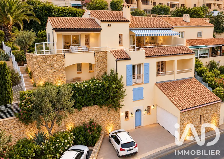 Maison 7 pièces 260 m² · à Leucate · 260 m² · 1 090 000 €