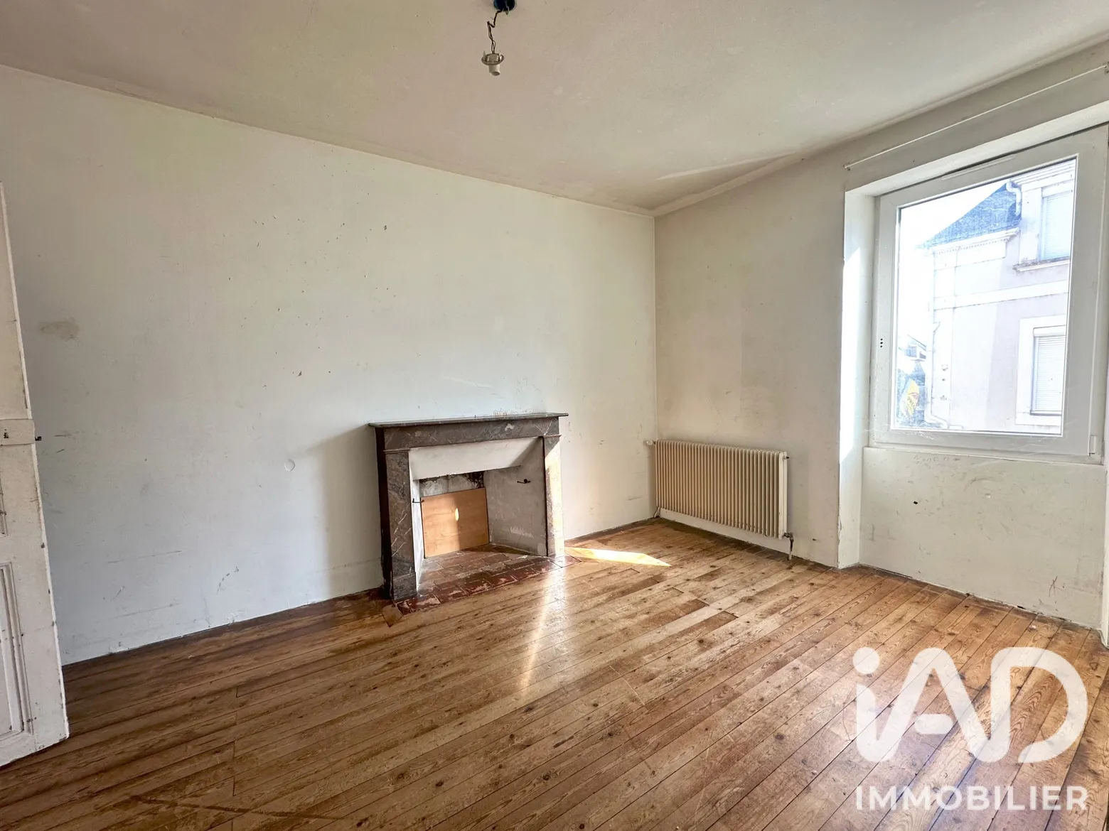 Vente appartement à Les Hauts-d'Anjou (49330) : immeuble 5 pièces 107 m² - 2107229 — 2