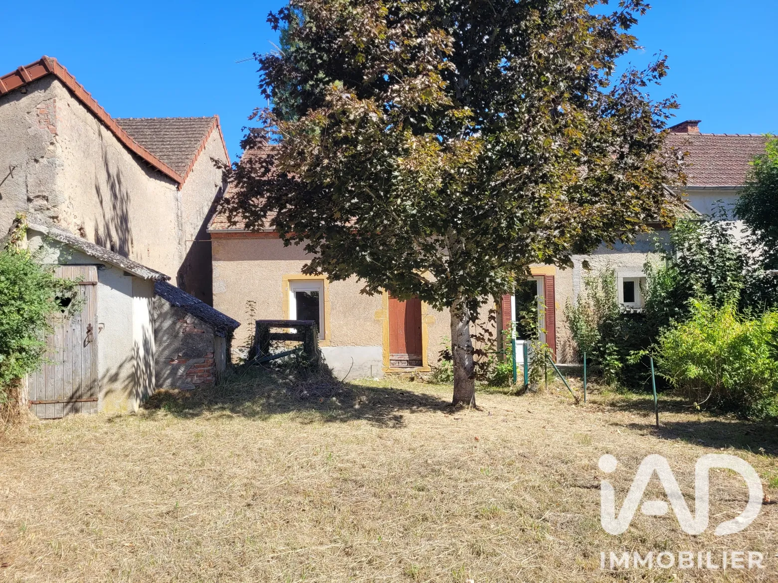 Vente maison à Issy-l'Évêque (71760) : maison de village 2 pièces 76 m² - 2105263 — 2
