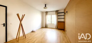 Apartment in Courbevoie (92400)